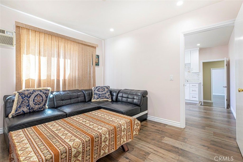 10455 Glory Avenue, Tujunga