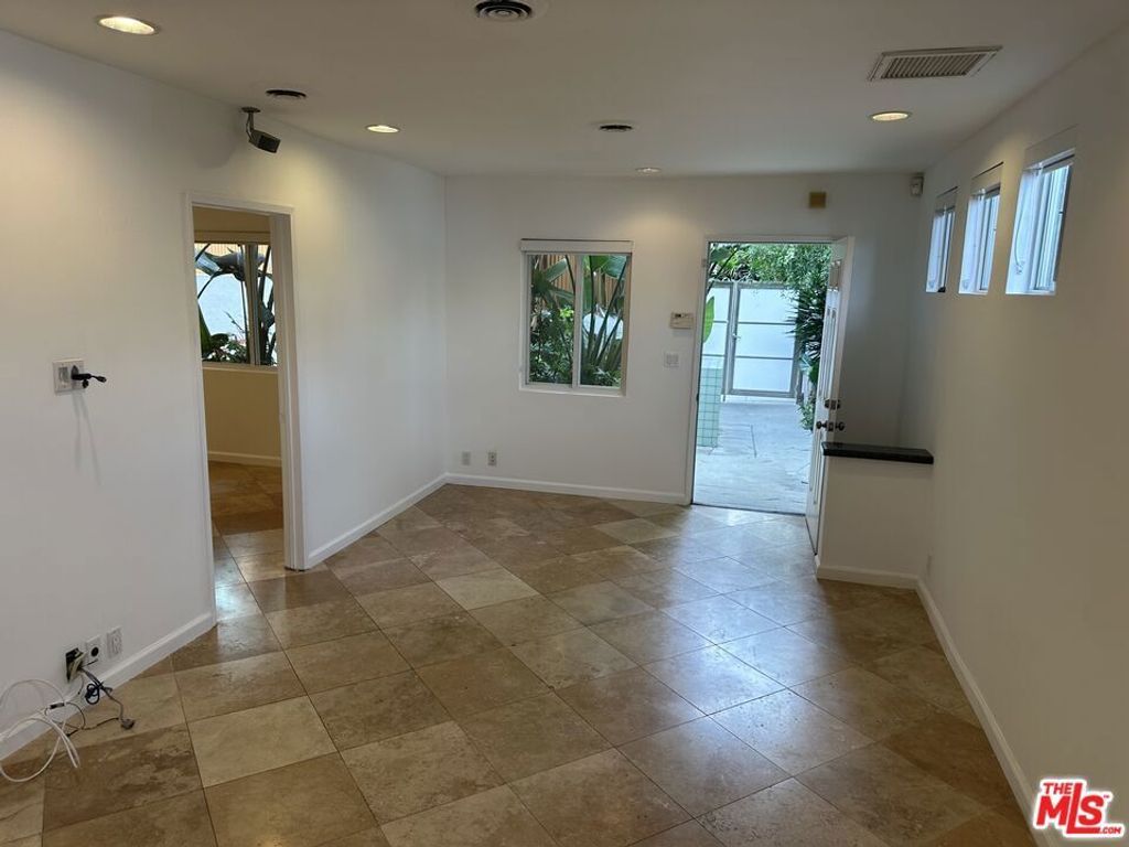 2454 Penmar, Venice