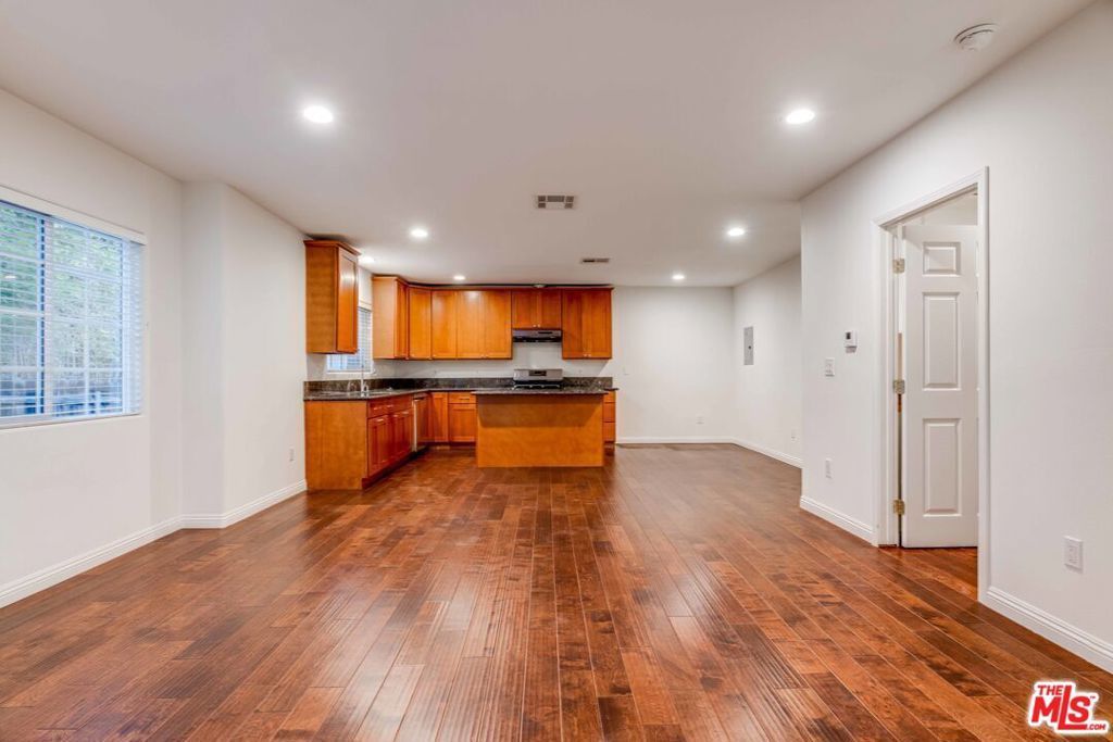 4848 Oakwood Avenue, Los Angeles