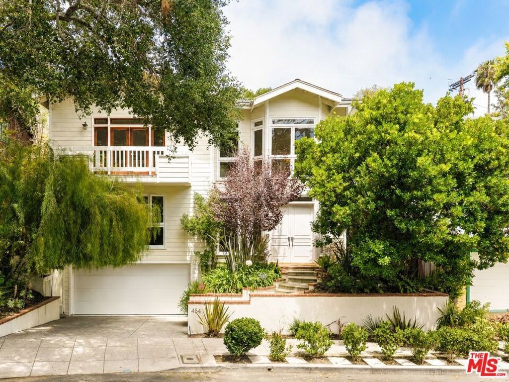 454 Sycamore Road, Santa Monica