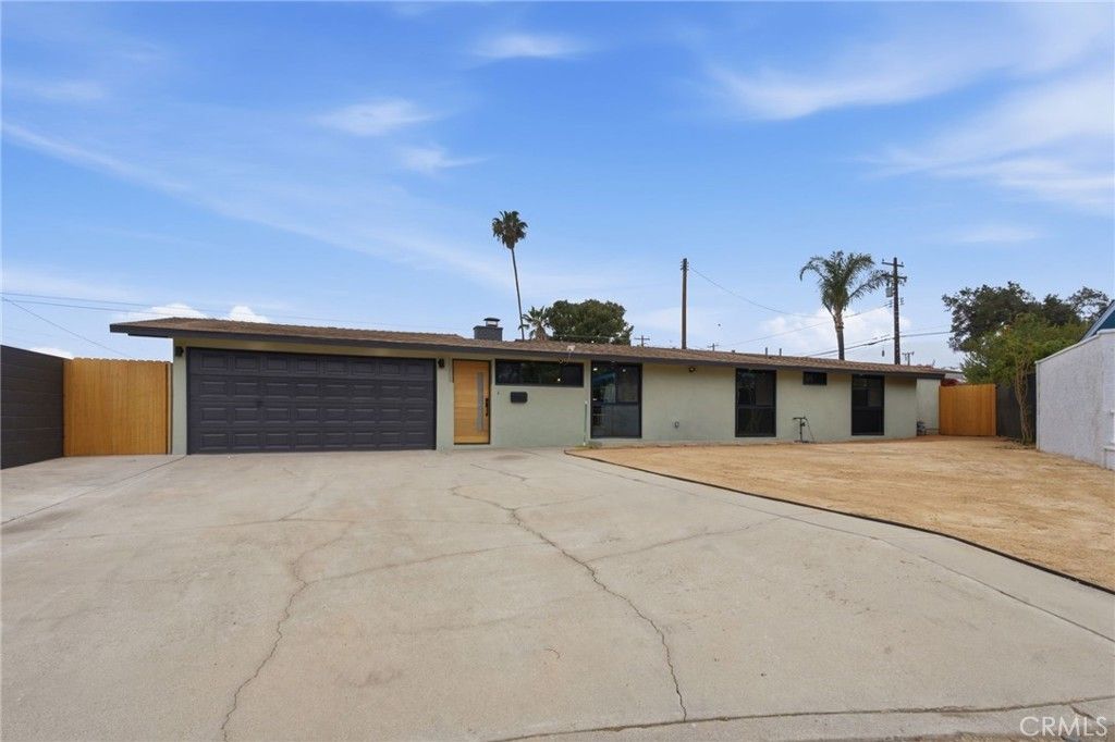 1261 E Ada Ave, Glendora