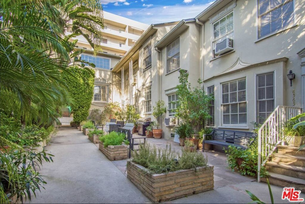 8569 Holloway Drive # 1, West Hollywood