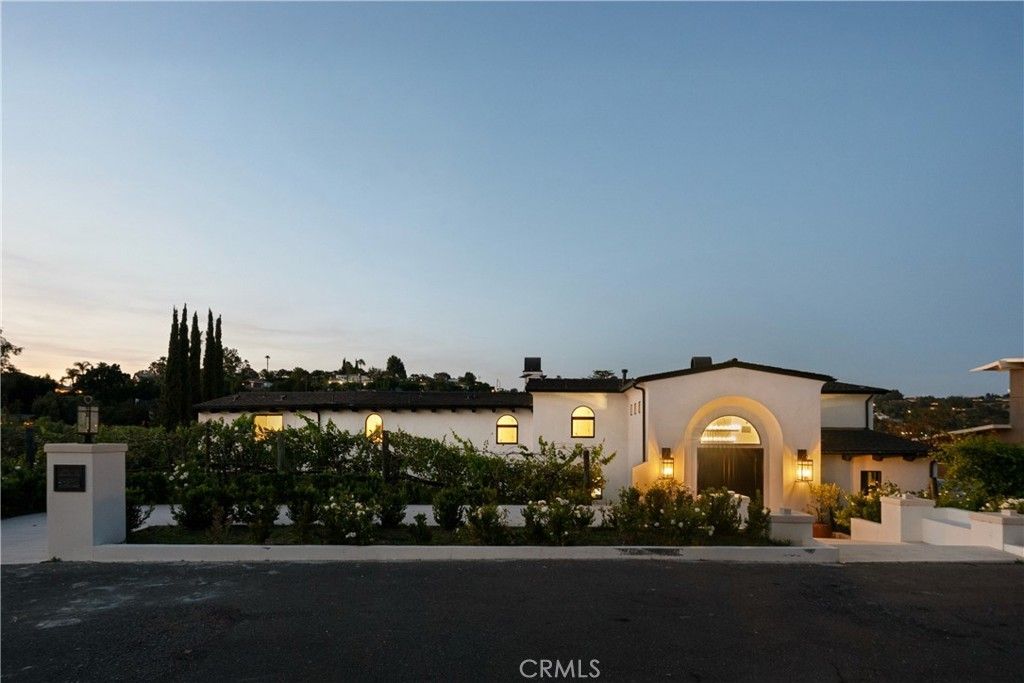 19432 Barrett Hill, North Tustin