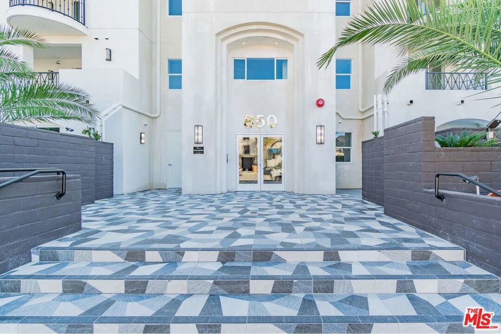 850 Crenshaw Boulevard # 203, Los Angeles