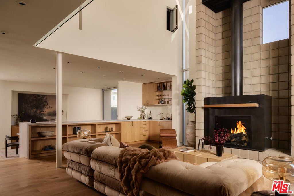2801 Sanborn Avenue, Los Angeles