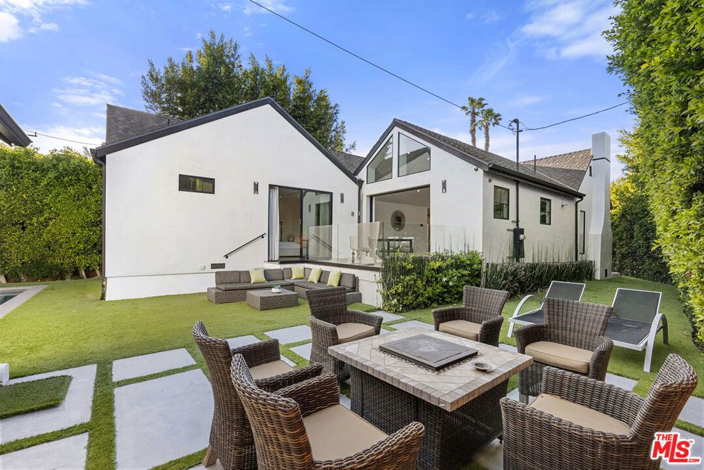 8700 Dorrington Avenue, West Hollywood