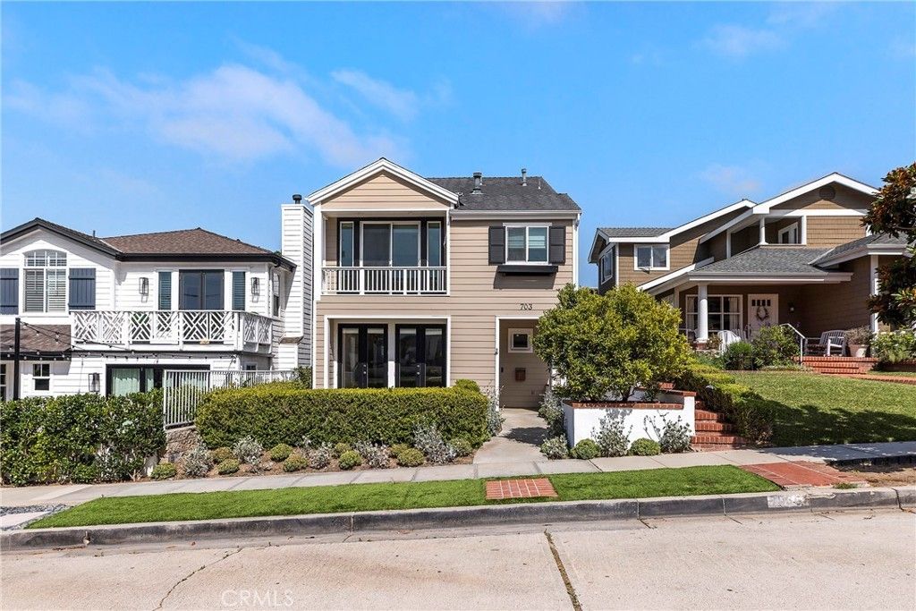 703 Poinsettia Avenue, Corona Del Mar