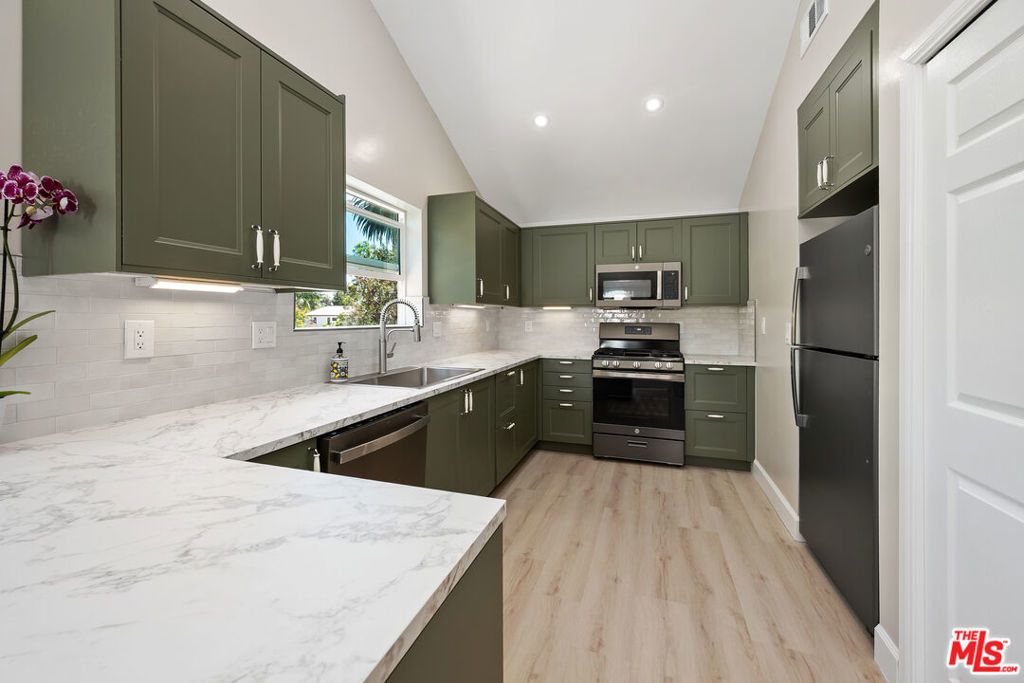 2329 Selby Avenue, Los Angeles