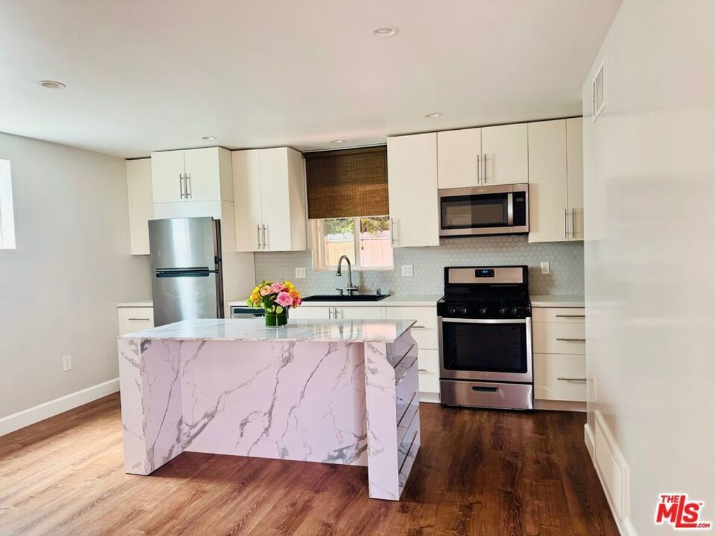 2325 Selby Avenue, Los Angeles