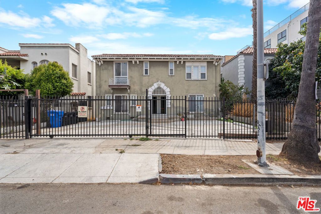 926 S Mariposa Avenue, Los Angeles