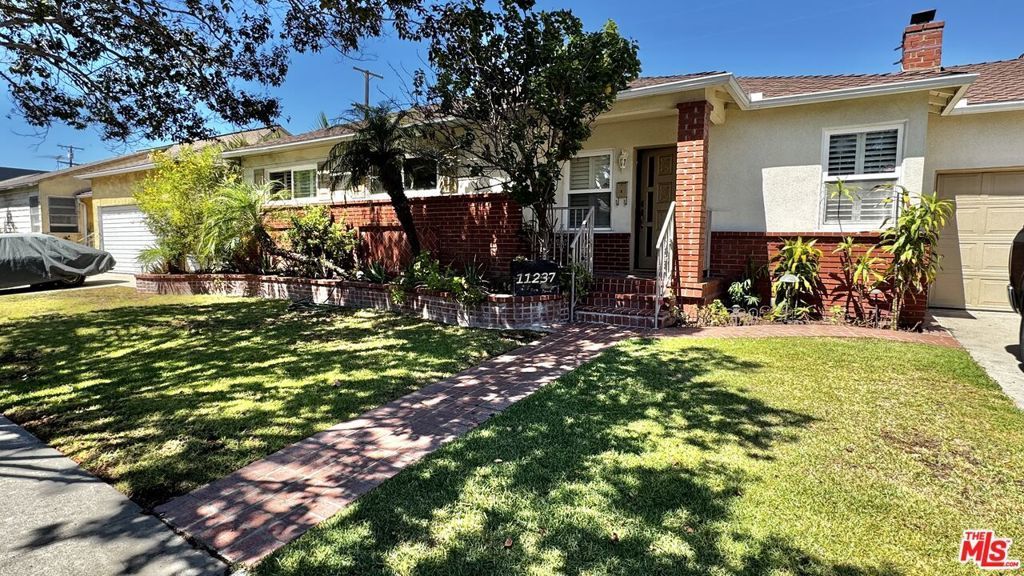 11237 Garfield Avenue, Culver City