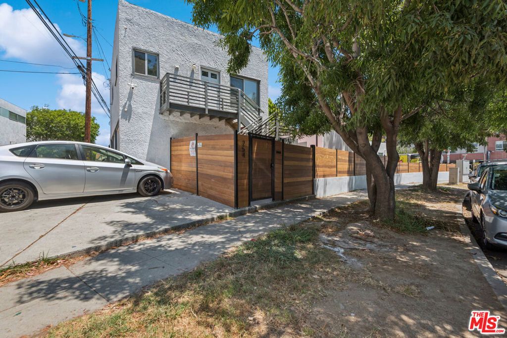 254 5th Avenue, Venice