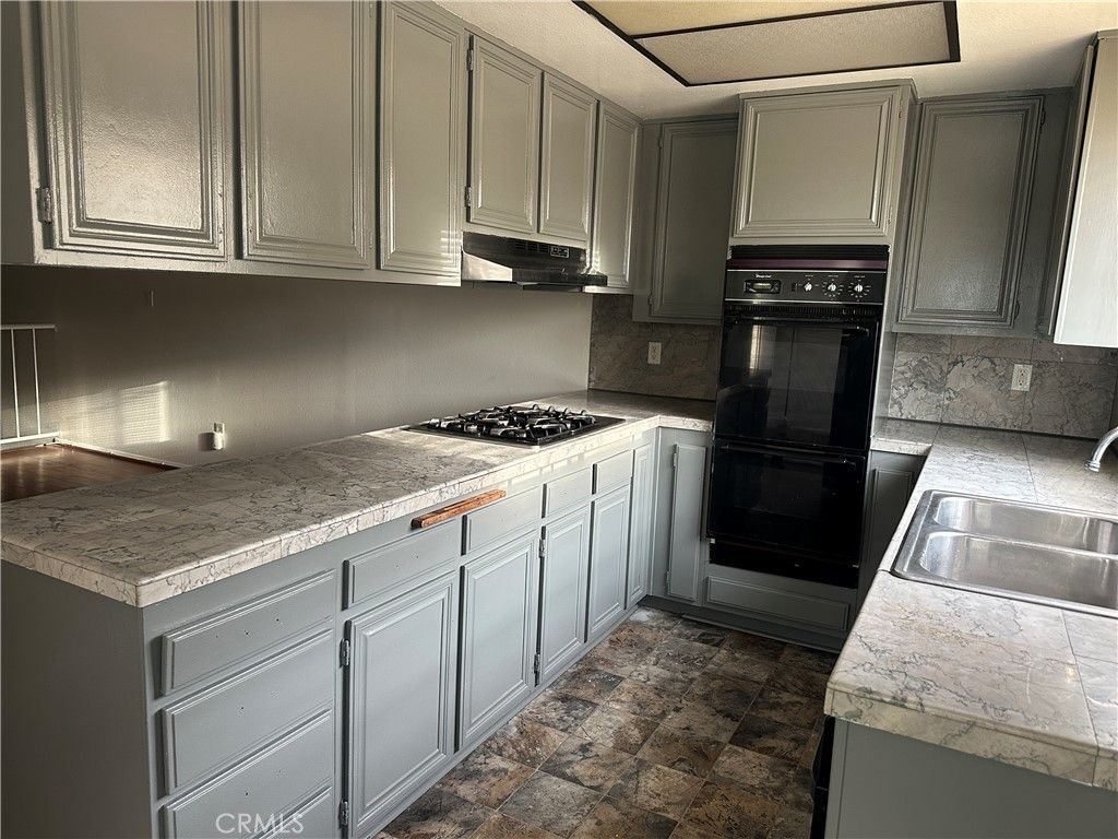 3431 Artesia Boulevard, Torrance