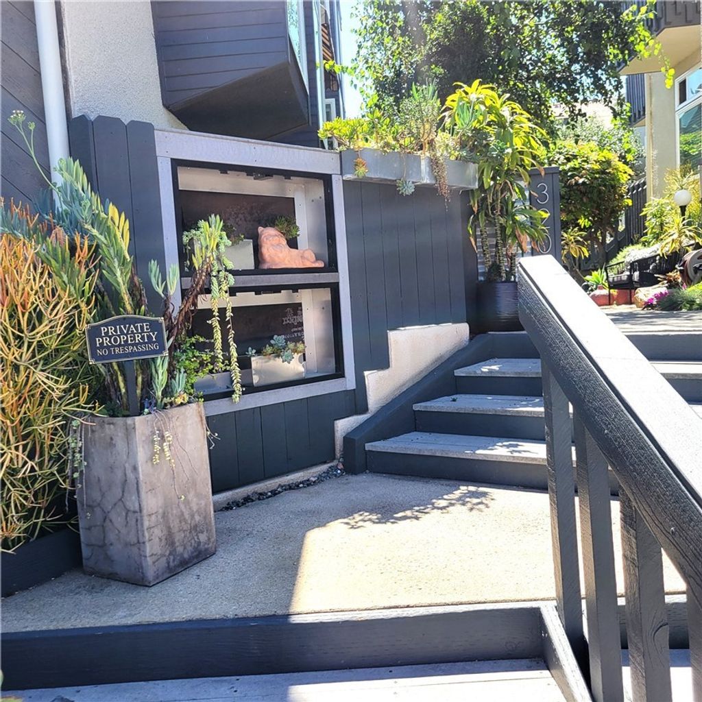 320 12th Street # 12, Seal Beach