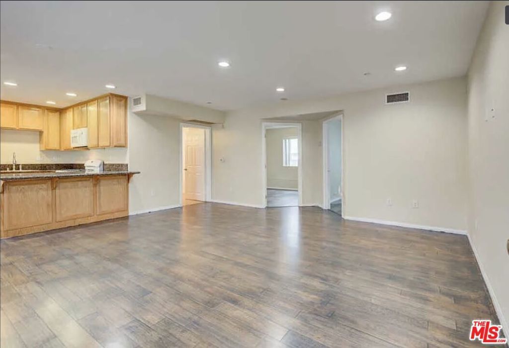 6815 Baird Avenue # 2, Reseda