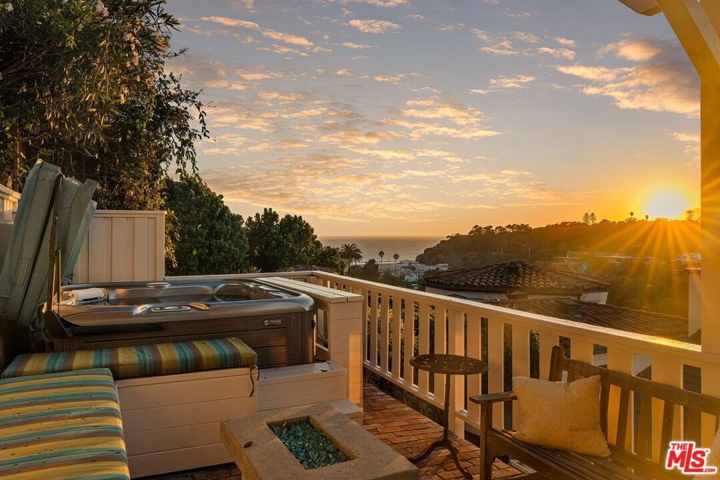 339 Adelaide Drive, Santa Monica