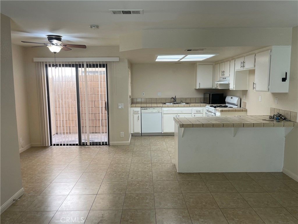 1739 W Avenue J-15 # 6, Lancaster