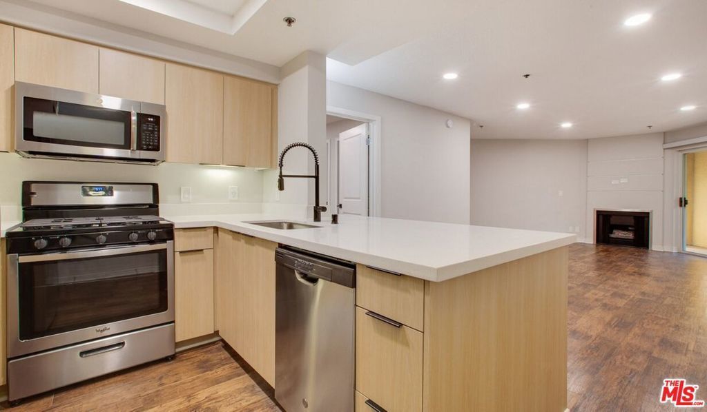 7660 Beverly Boulevard # 115, Los Angeles