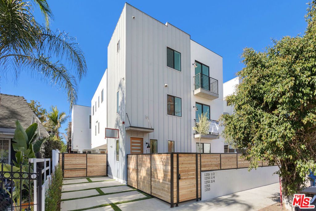 1255 N Gower Street, Los Angeles