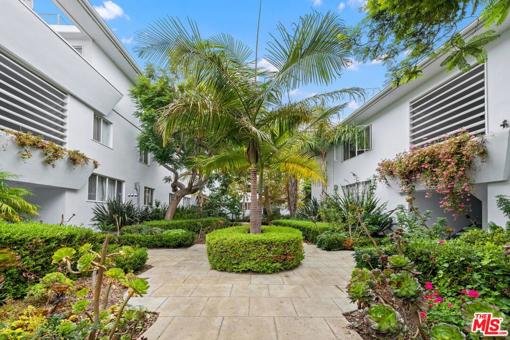 134 D San Vicente Blvd, Santa Monica