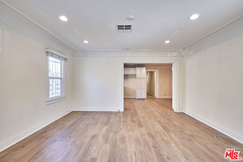 942 S Lucerne, Los Angeles