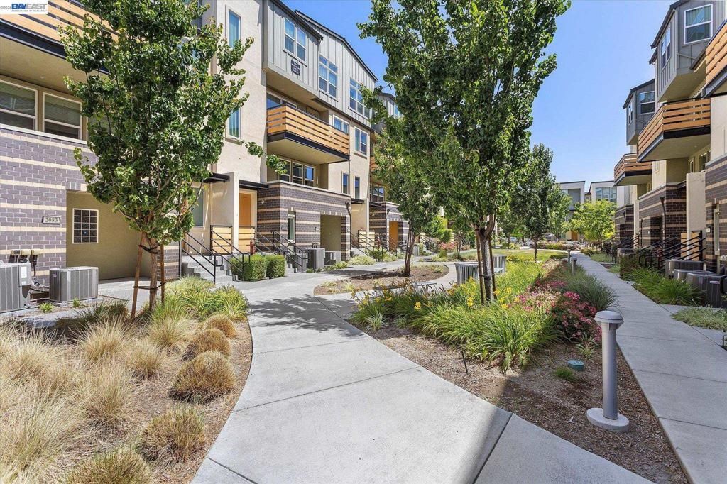 2071 Mahuron Cir, San Jose