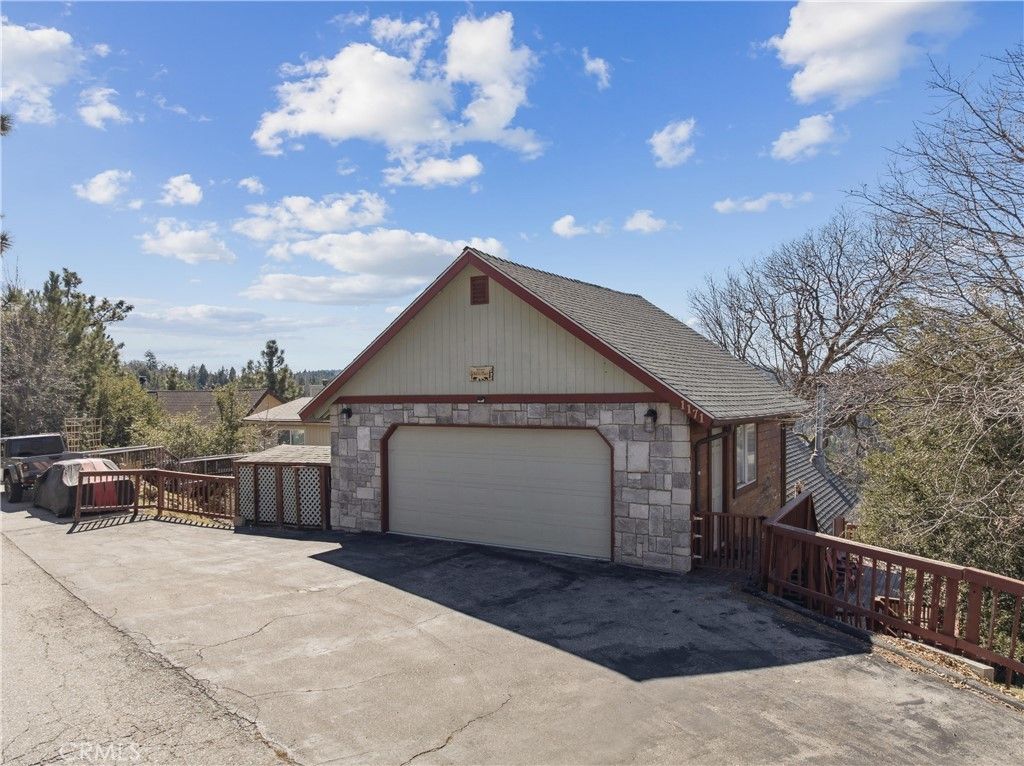 1171 N Grass Valley, Lake Arrowhead