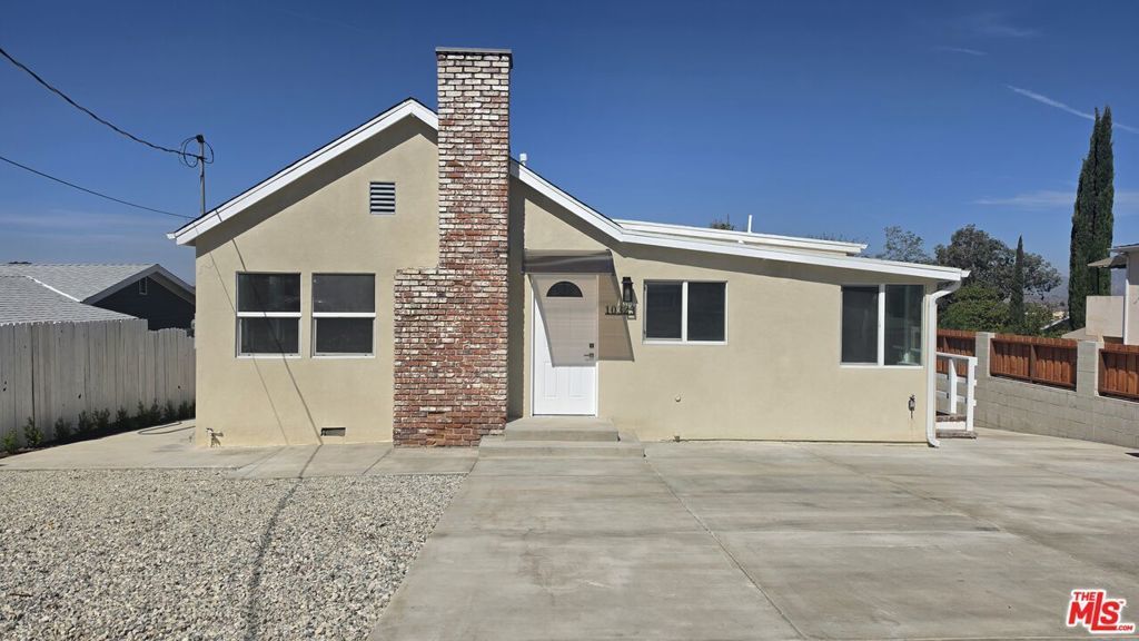 10323 Samoa Avenue, Tujunga