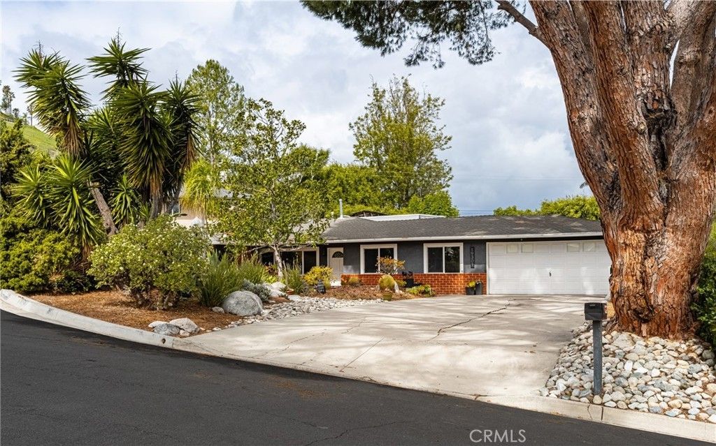 19301 Maynard Way, North Tustin