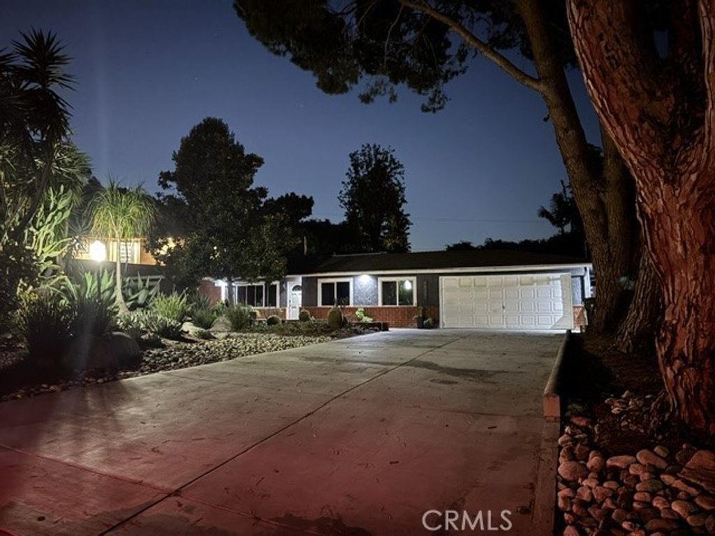 19301 Maynard Way, North Tustin