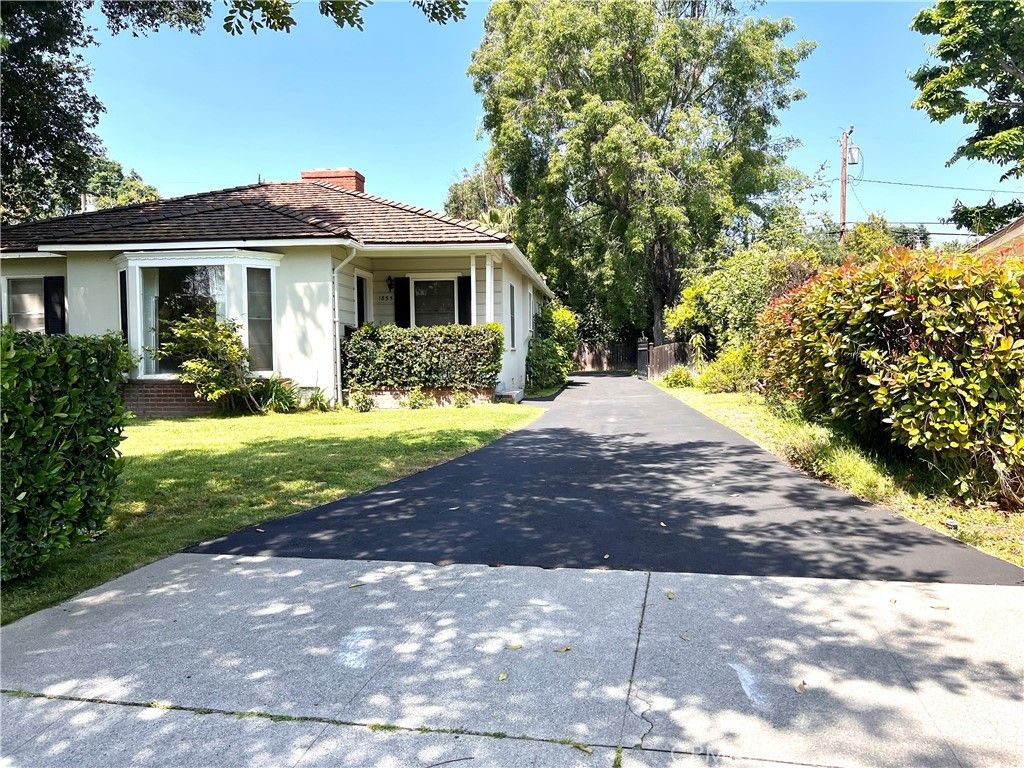 1855 Sharon, San Marino