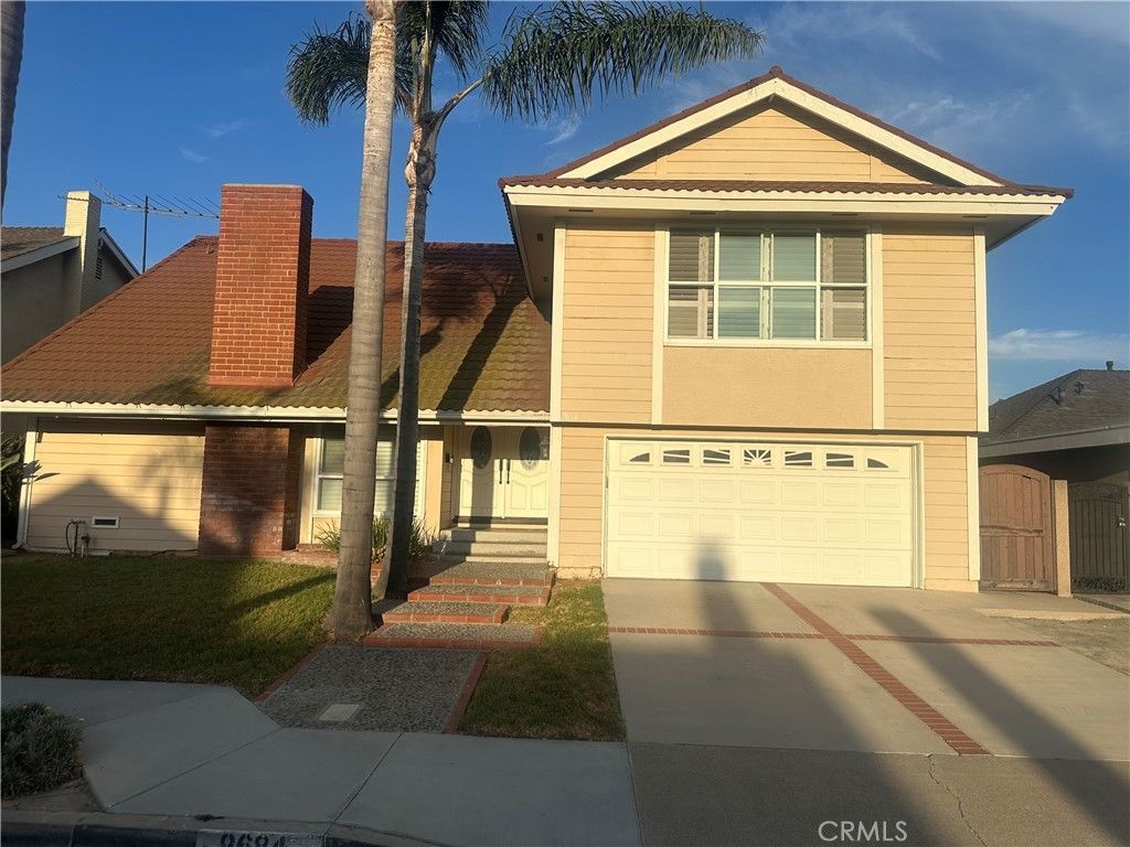 9684 Avenida Monterey, Cypress