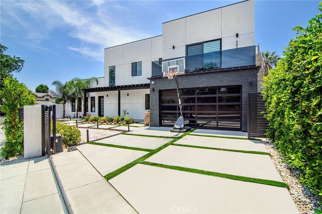 4829 Saloma Avenue, Sherman Oaks