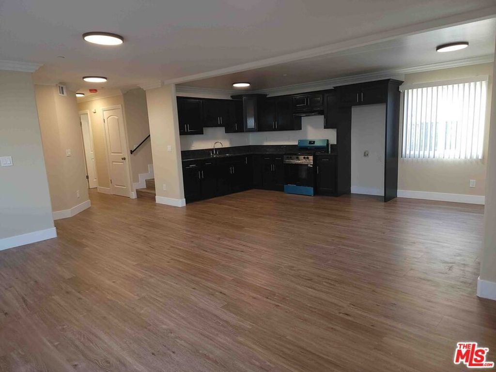 7216 10th Ave, Los Angeles