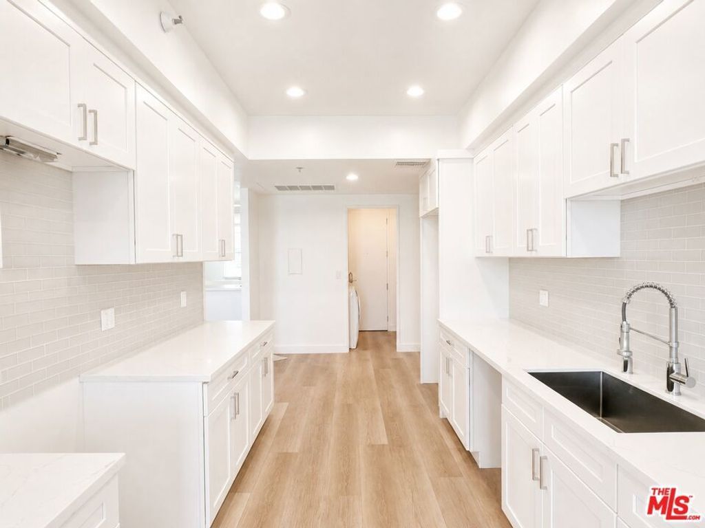 10390 Wilshire Boulevard # 1804, Los Angeles