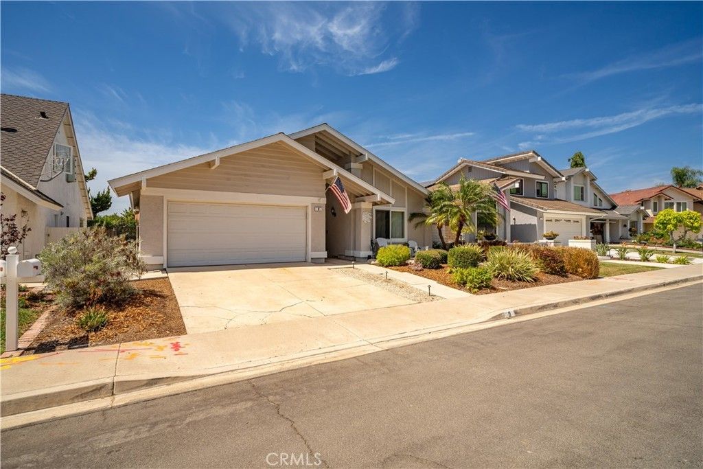 9 Tory, Irvine