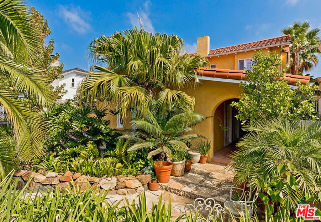 214 S Medio Drive, Los Angeles