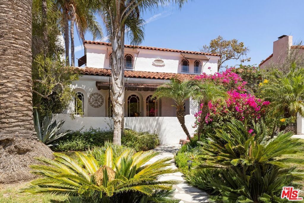 6141 Warner Drive, Los Angeles