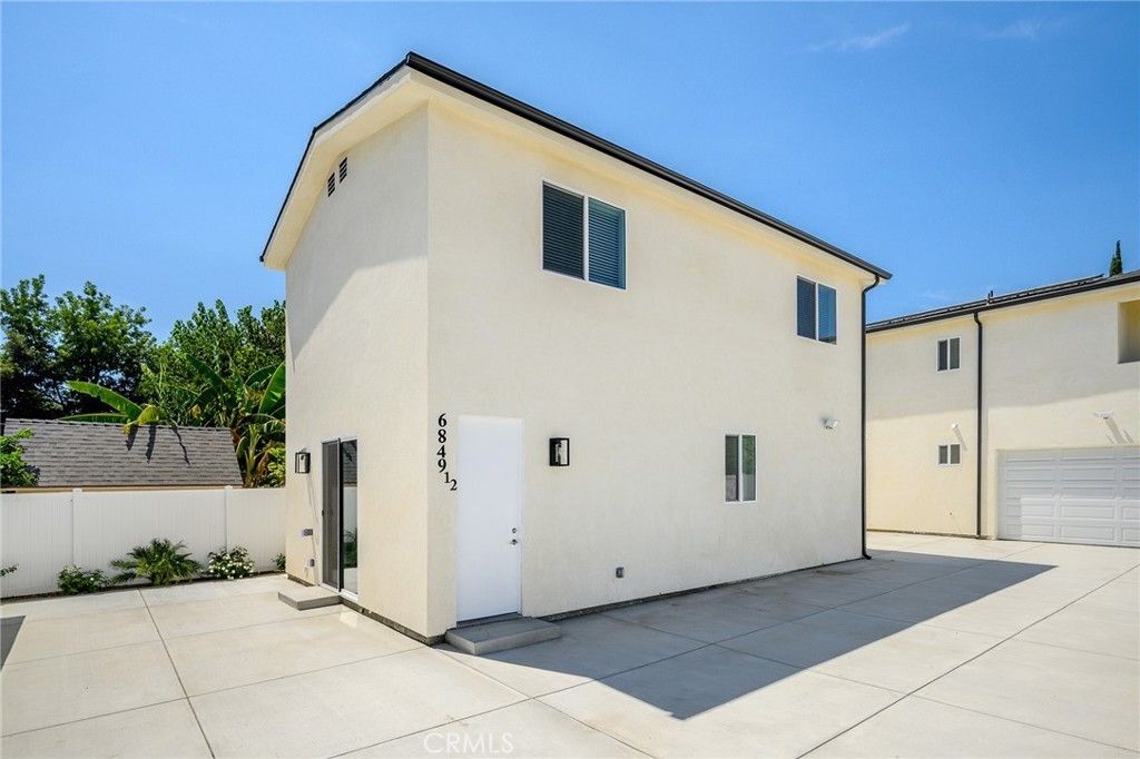 6849 De Celis Place # 1/2, Van Nuys