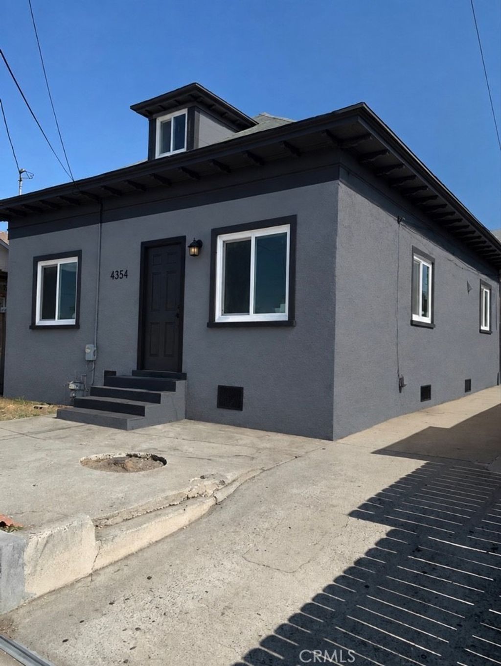 4354 Compton, Los Angeles