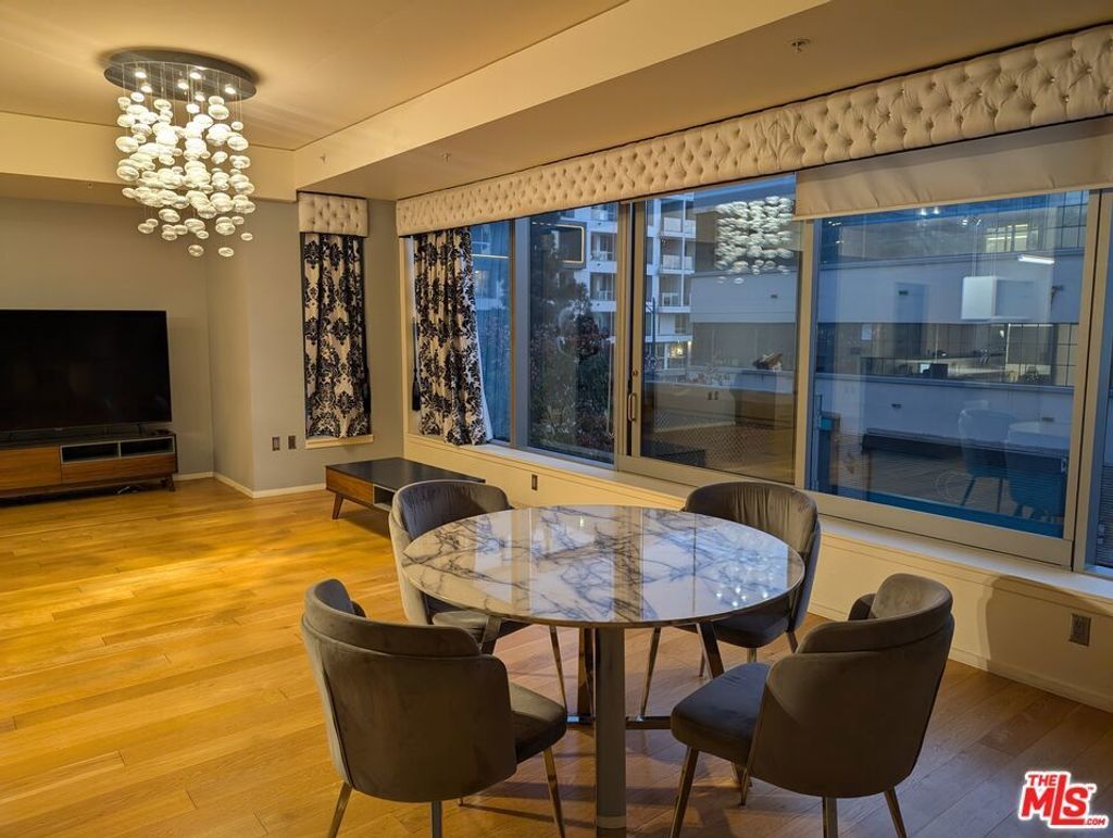 1155 S Grand Avenue # 302, Los Angeles