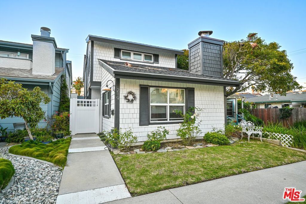 219 13th Street, Huntington Beach