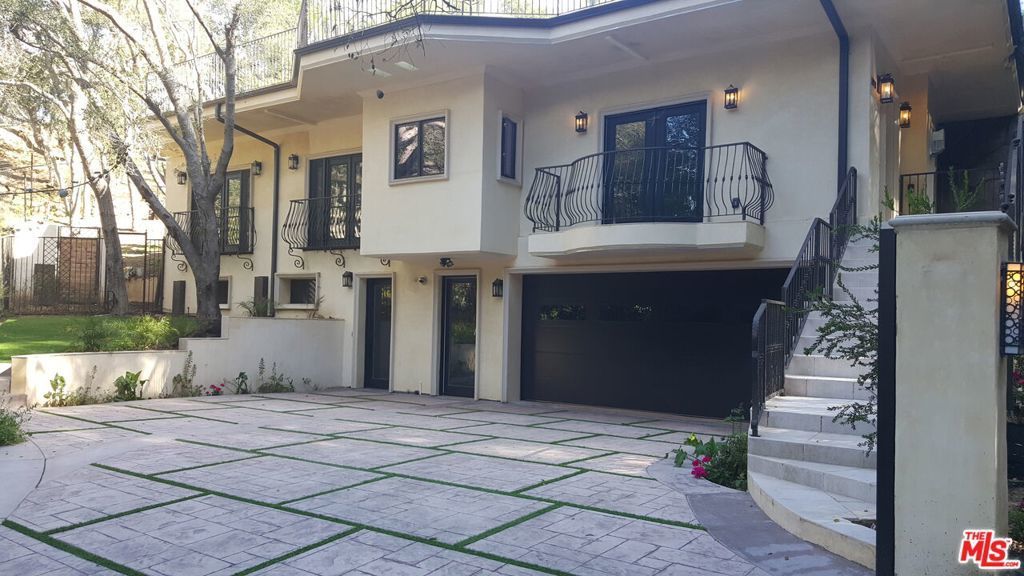 1020 Moraga Drive, Los Angeles