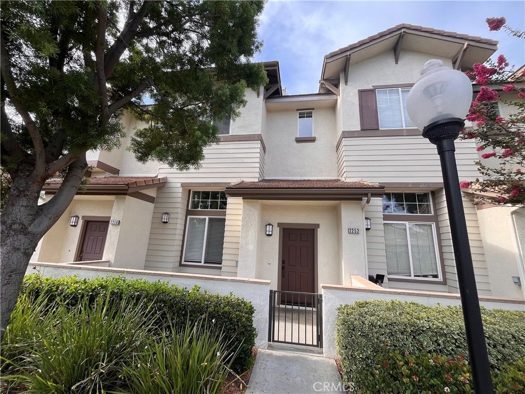 2252 Schlaepfer, Fullerton