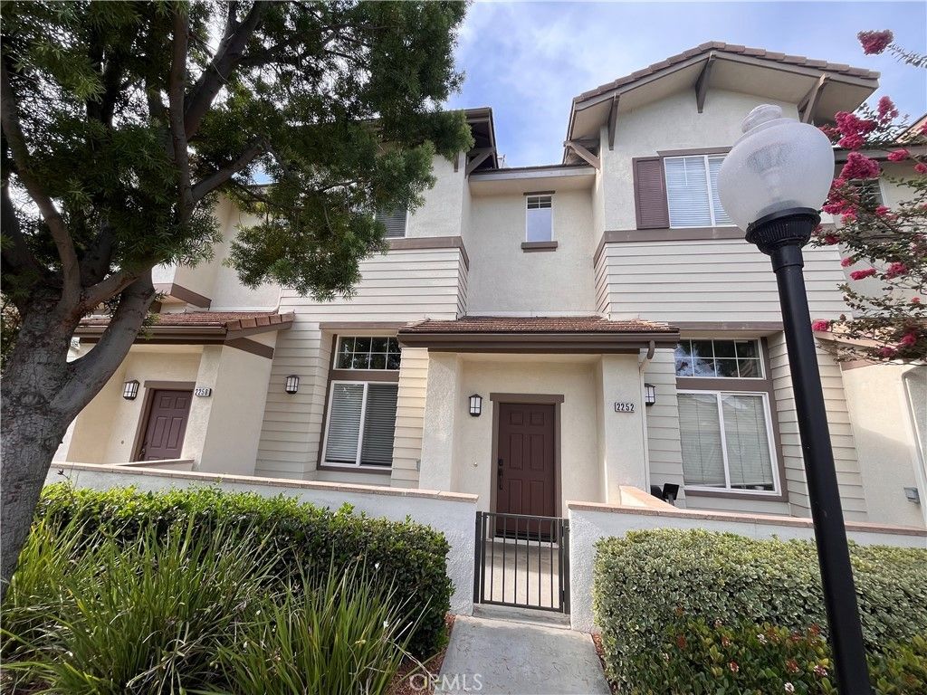 2252 Schlaepfer, Fullerton