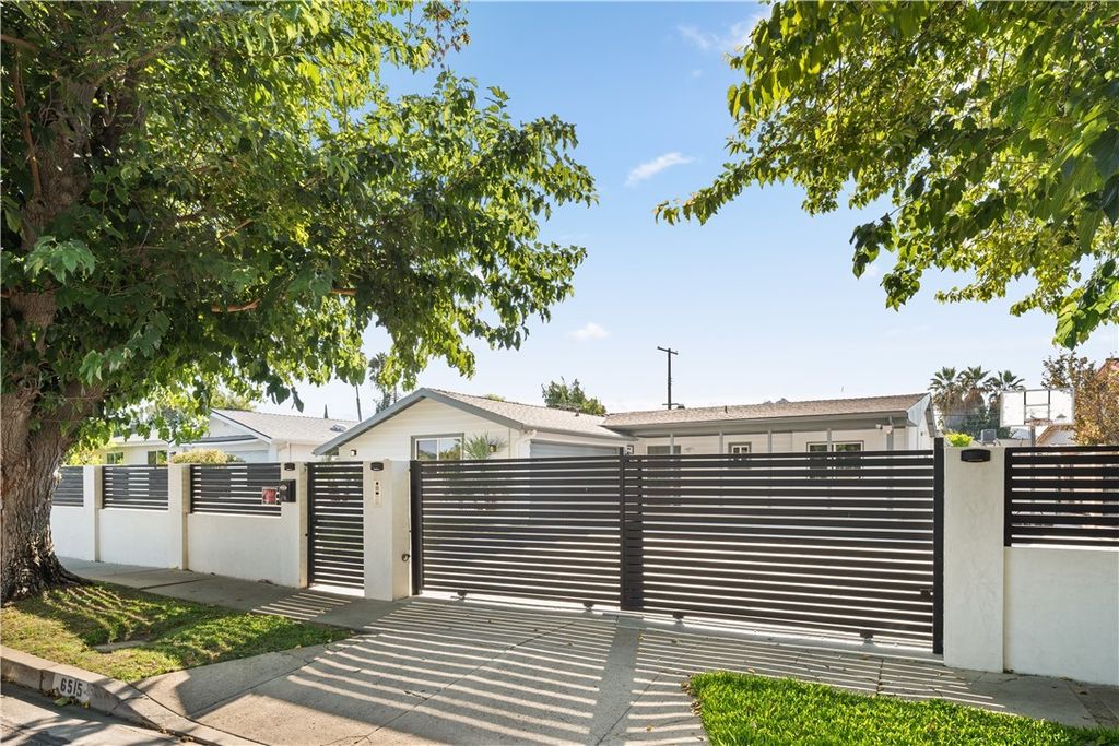 6515 Kenwater, West Hills