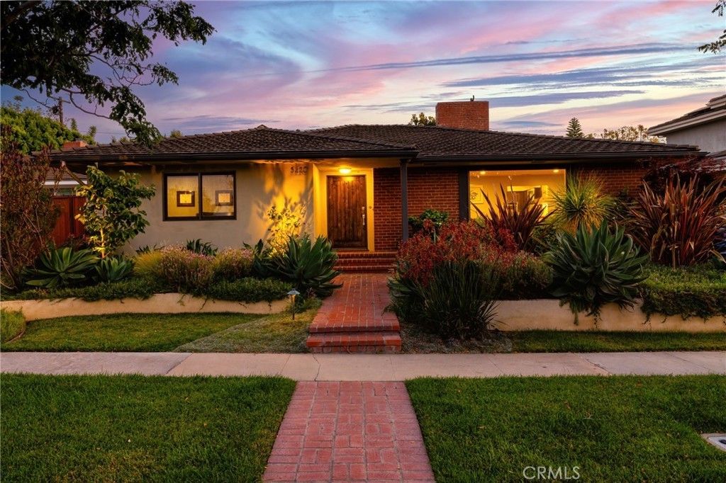 5220 E Los Flores Street, Long Beach
