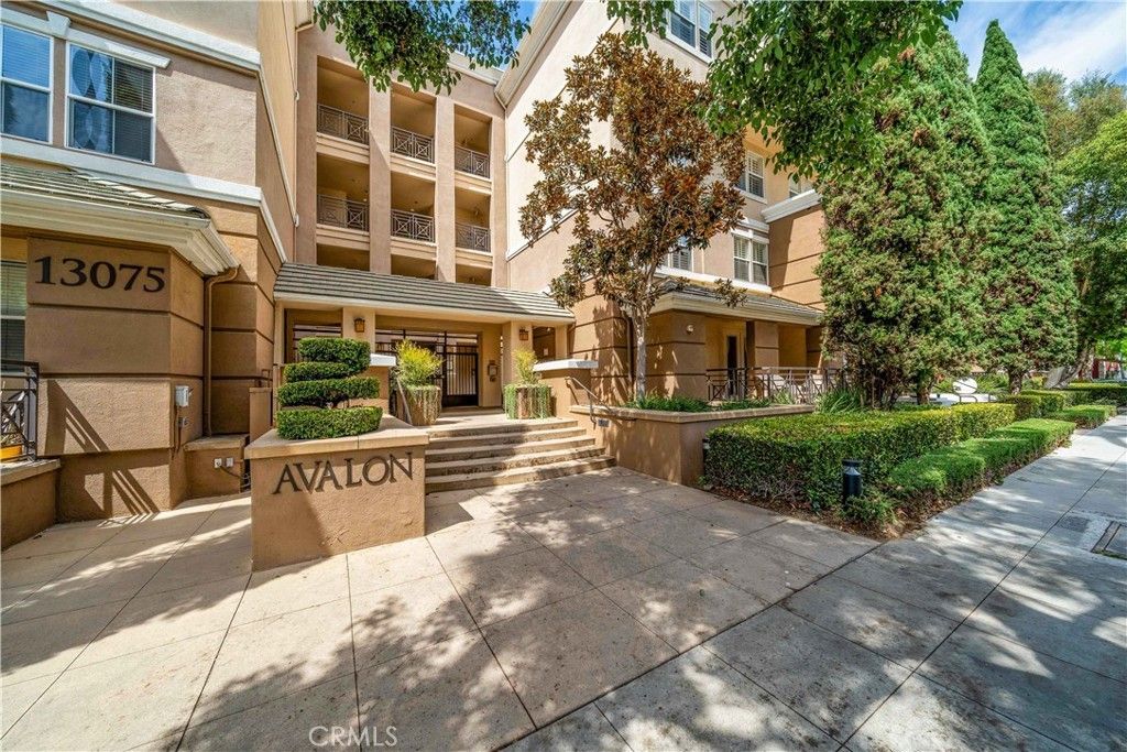13075 Pacific Promenade # 109, Playa Vista
