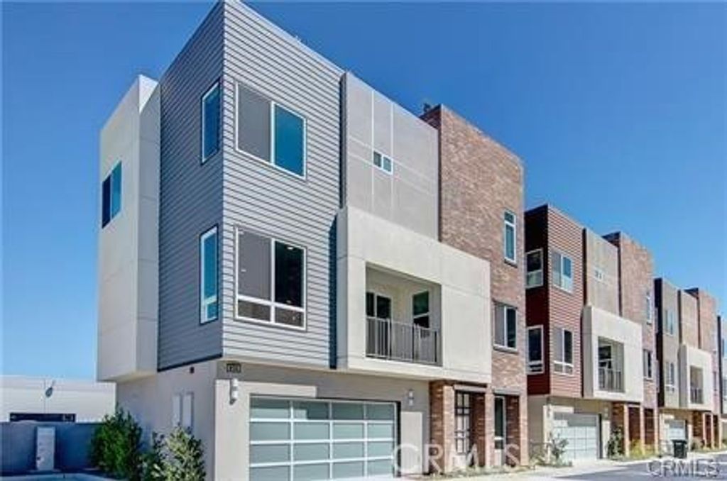 826 Brickyard, Costa Mesa