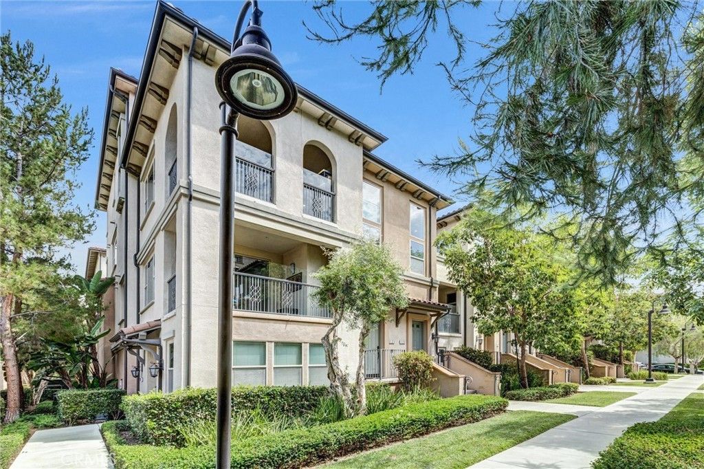 125 Neptune, Irvine